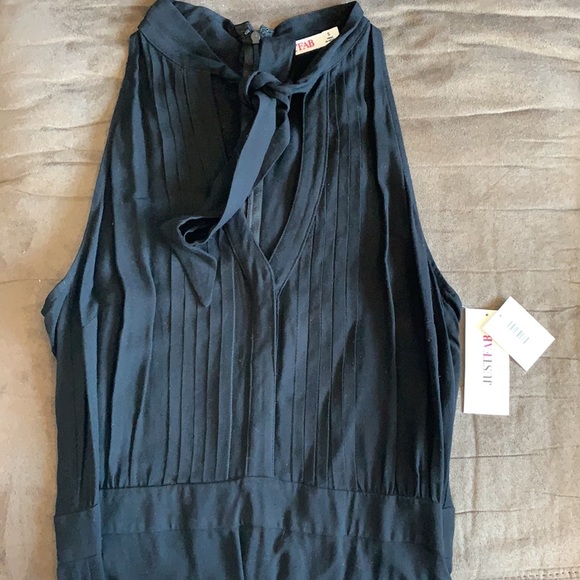 Dress - Picture 3 of 4